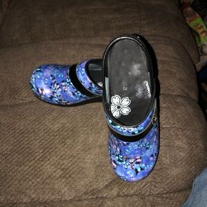 Sanita clogs size 39